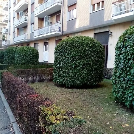 Bruno Turin Near The Metro דירה קולניו